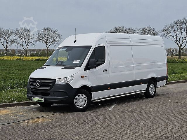 High-roof van MERCEDES-BENZ ESPRINTER 320 204 pk 81 Kwh
