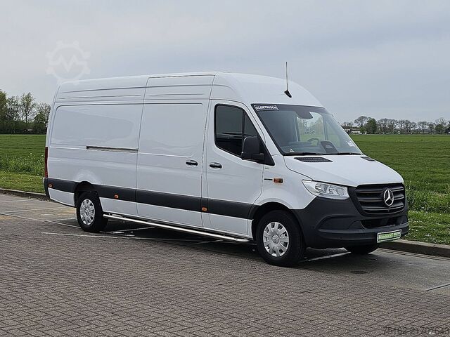 High-roof van MERCEDES-BENZ ESPRINTER 320 204 pk 81 Kwh