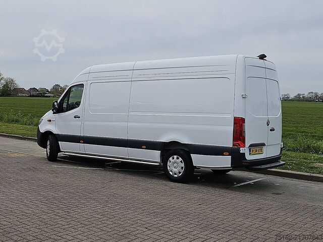High-roof van MERCEDES-BENZ ESPRINTER 320 204 pk 81 Kwh