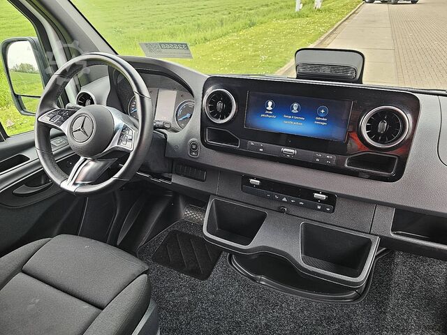 High-roof van MERCEDES-BENZ ESPRINTER 320 204 pk 81 Kwh