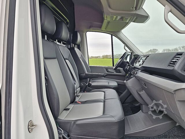 High-roof van VOLKSWAGEN CRAFTER 35 2.0 L3H3 140Pk Automaat!