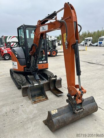 Mini excavator Hitachi ZX33U-6 (7789)