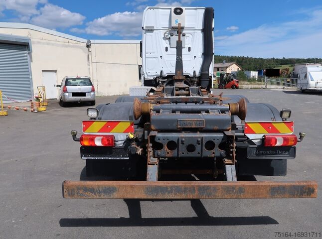 Roll-off tipper truck Mercedes-Benz 2551 L 6x2 Nachlauflenkachse