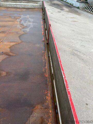Roll-off container  CONTAINER SCARRABILE A PIANALE CON SPONDE