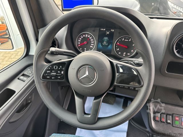 City bus MERCEDES-BENZ Sprinter 15+27 Linienbus Niederflur Rollstuhl