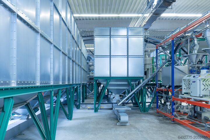 Grain silo system with conveyor technology Horn / Rako