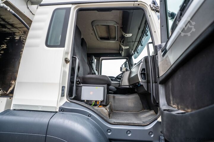 Garbage truck MAN TGS 26.320 BL - VDK PUSHER IIK