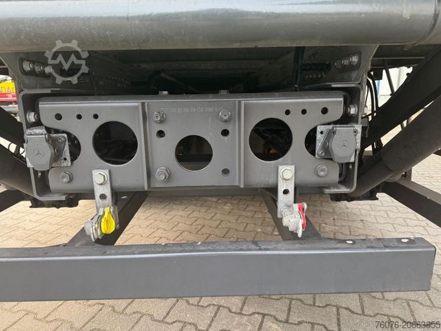 Box truck MERCEDES-BENZ 1824 L Koffer 7.2 Seitentür LBW 2t Kamera