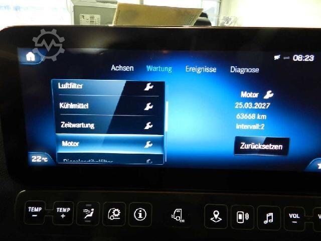 Box truck MERCEDES-BENZ 1824 L Koffer 7.2 Seitentür  LBW 2t Kamera