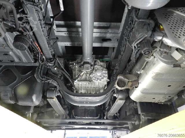 Box truck MERCEDES-BENZ 1824 L Koffer 7.2 Seitentür  LBW 2t Kamera