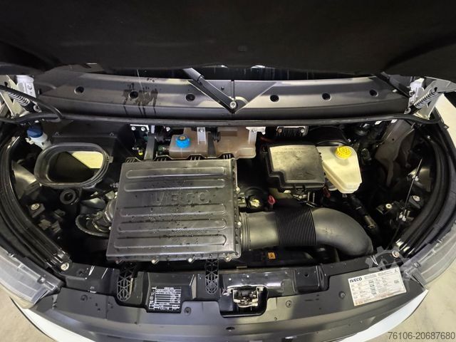 Curtain sider van IVECO Daily 72C18 Pritsche Plane *Ahk*Kamera*Navi*