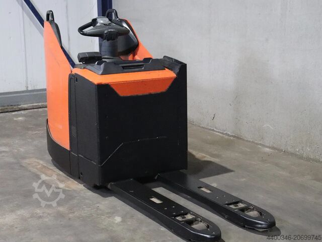 Niederhubwagen BT LPE200