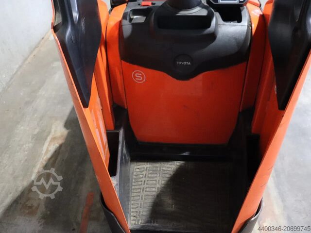 Niederhubwagen BT LPE200