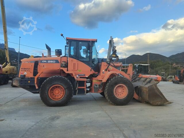 Wheel loader Doosan DL250-3