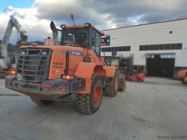 Wheel loader Doosan DL250-3