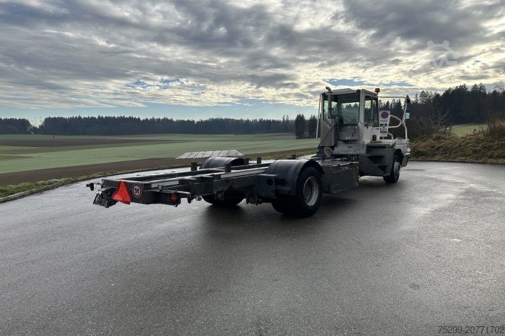 LKW-Fahrgestell YT222 4x2 Chassis-Kabine / Swiss-Vehicle