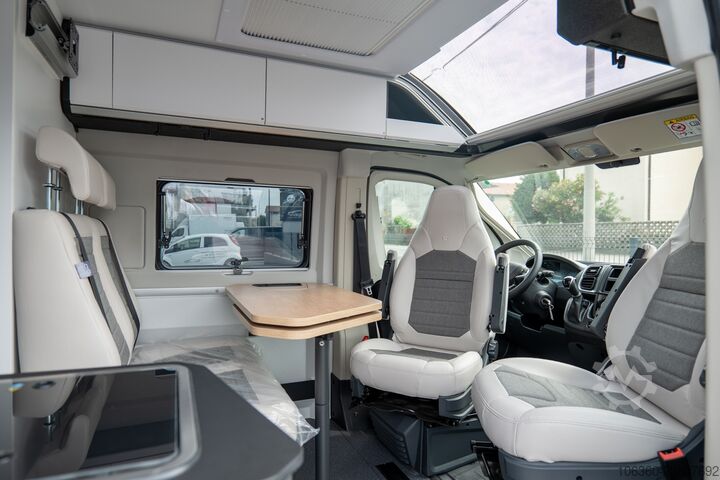 ADRIA TWIN 640 SGX POPTOP – 60 Jahre alter Minivan mit WC NEU ADRIA TWIN 640 SGX POPTOP - 60Y
