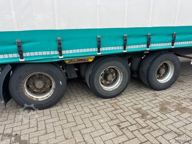 LAG Mega Curtainsider LAG CURTAINSIDE MEGA