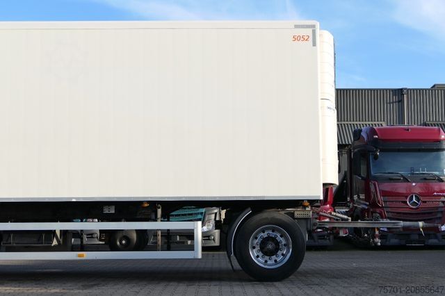 Reefer trailer Fabag AH 18 Kühlkoffer Carrier Vector LBW