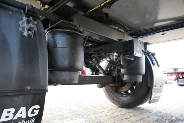 Reefer trailer Fabag AH 18 Kühlkoffer Carrier Vector LBW