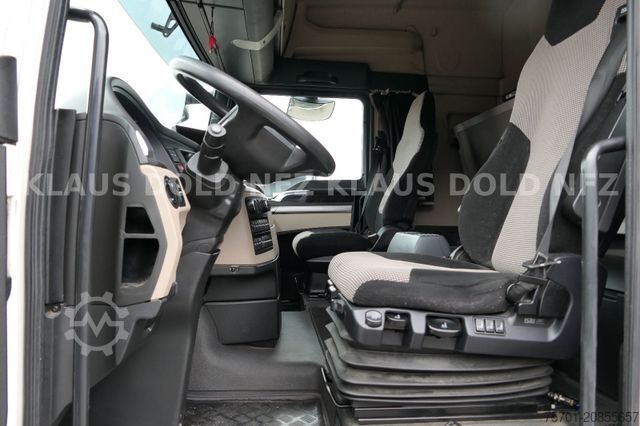 Refrigerated truck MAN TGX 18.420 Kühlkoffer Retarder Standklima LBW