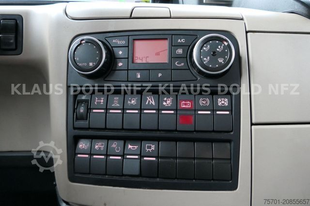 Refrigerated truck MAN TGX 18.420 Kühlkoffer Retarder Standklima LBW