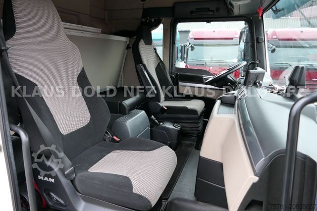 Refrigerated truck MAN TGX 18.420 Kühlkoffer Retarder Standklima LBW