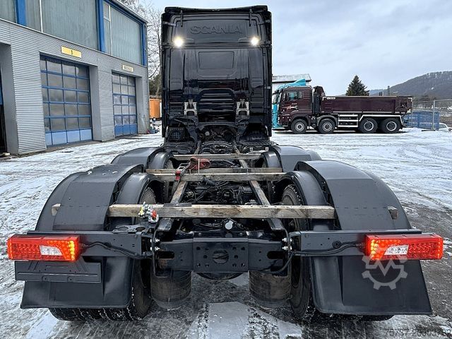 Truck chassis SCANIA S 730 V8