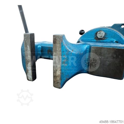 Height-adjustable vice Garant
