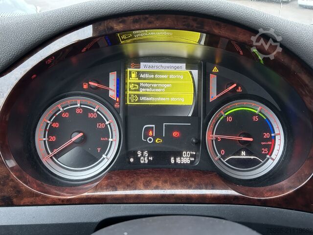 Standard tractor DAF CF 330 FT / Sleeper Cab / 616 dkm / NL Truck