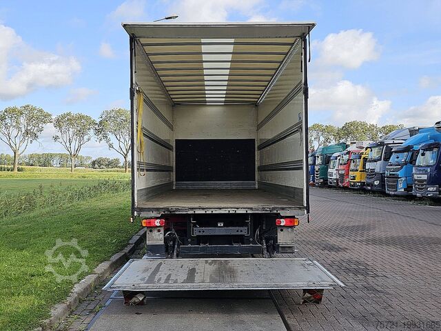 Suitcase DAF LF 210 7.49T LIFT NAVI CAM.