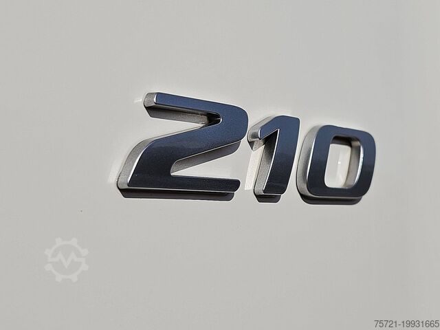 Suitcase DAF LF 210 7.49T LIFT NAVI CAM.