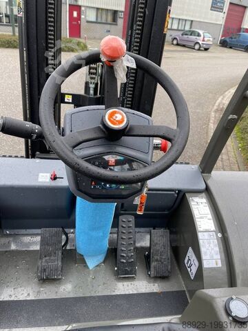 AUSA C 251 H x4 AUSA C 251 H x4