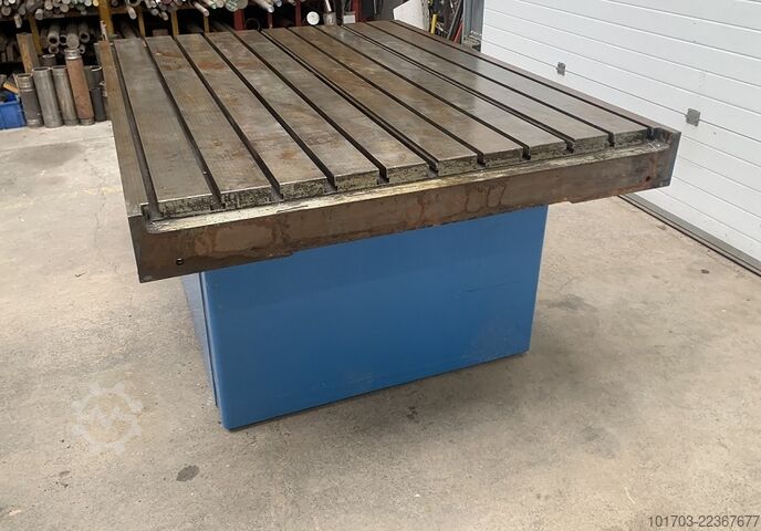 Cast iron bed Taque en fonte rainurée 3650 x 1370 x 150 mm