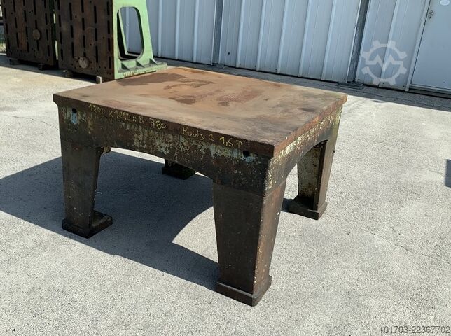 Cast iron surface plate on legs Marbre en fonte sur pieds 1200 x 1200 x 780 mm
