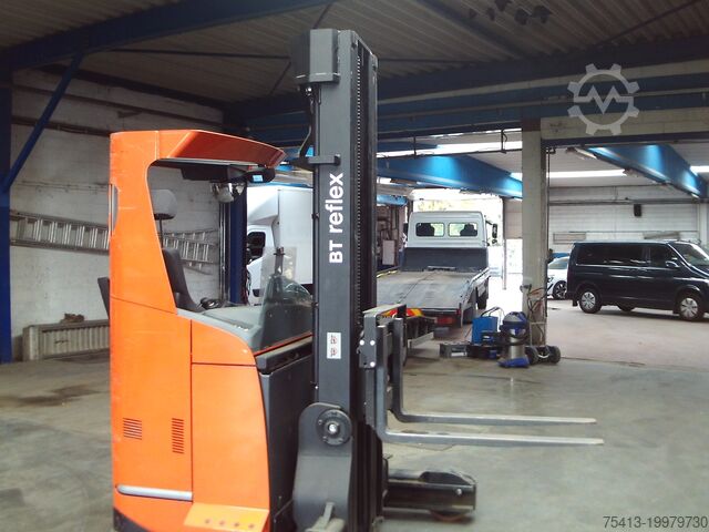 3-wheel forklift CLARCK BT REFLEX UITSCHUIFBAARE ZIJ LADER