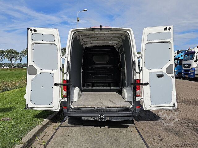 High-roof van VOLKSWAGEN CRAFTER 35 2.0 L3H3 140Pk Automaat!