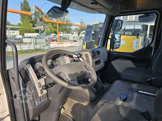 Truck with box body Volvo FL240 16 Tons Full Side Opening Hebebühn