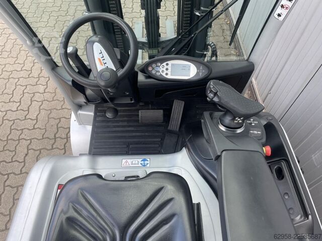 Electric 4-wheel forklift STILL RX60-25 | Batterie 94%