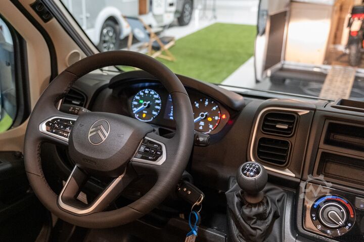 SUNLIGHT T 58 ADVENTURE semi-integrated new SUNLIGHT T 58 Adventure