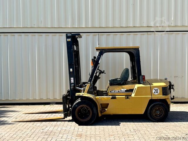 Frontstapler CATERPILLAR DP45 Diesel / Seitenschieber + Zinkenverstellung