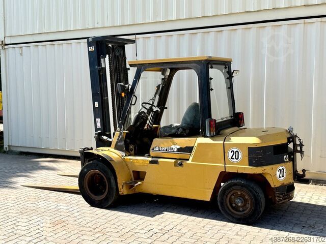 Frontstapler CATERPILLAR DP45 Diesel / Seitenschieber + Zinkenverstellung