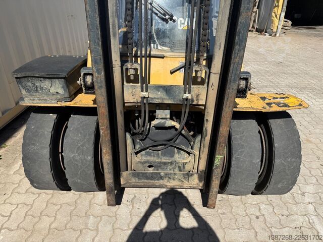 Frontstapler CATERPILLAR DP45 Diesel / Seitenschieber + Zinkenverstellung
