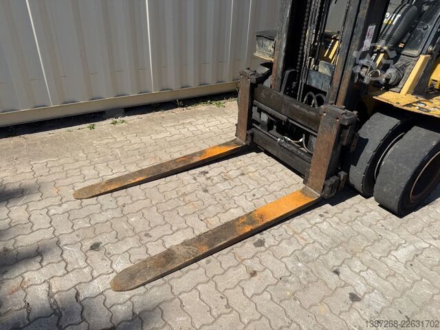 Frontstapler CATERPILLAR DP45 Diesel / Seitenschieber + Zinkenverstellung
