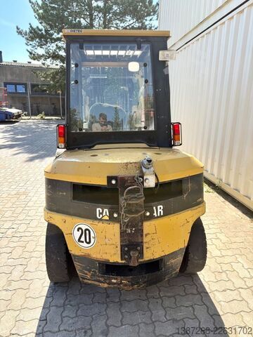 Frontstapler CATERPILLAR DP45 Diesel / Seitenschieber + Zinkenverstellung