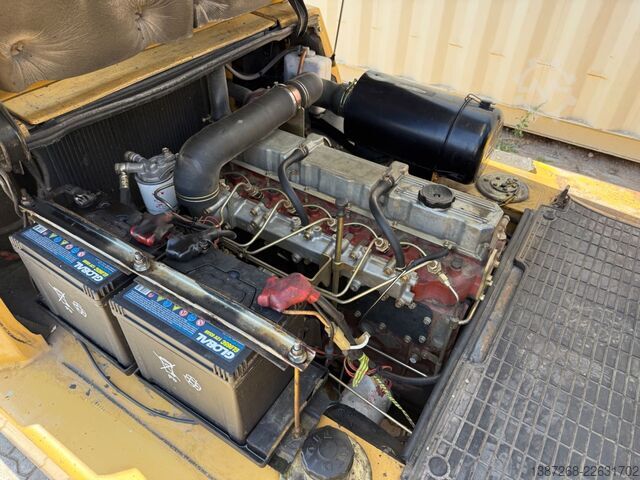 Frontstapler CATERPILLAR DP45 Diesel / Seitenschieber + Zinkenverstellung