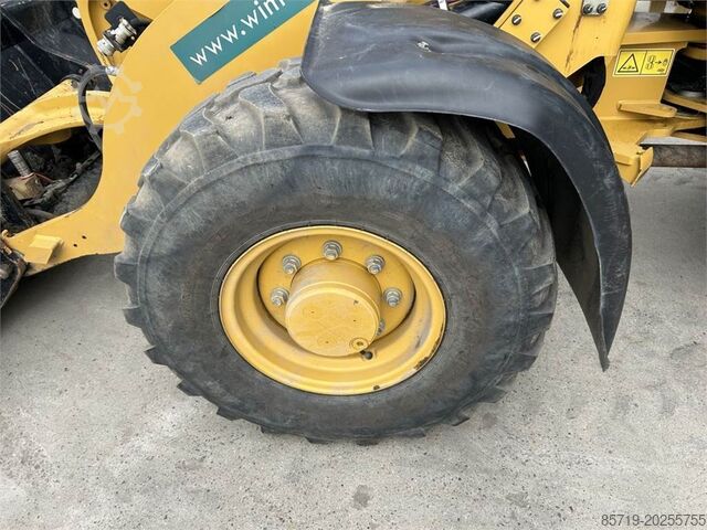 Lader Caterpillar 906M (8758)