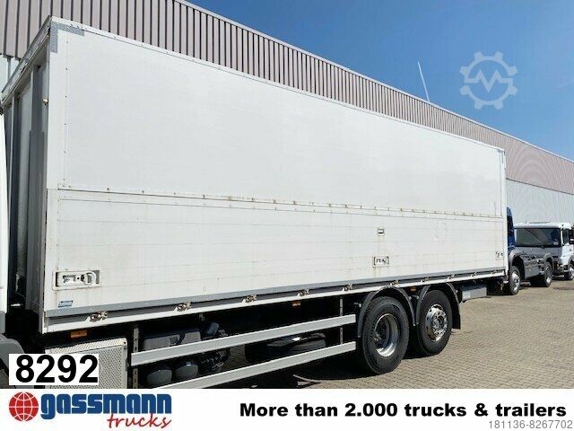LKW mit Kofferaufbau Boese Getränkekoffer mit Schwenkbordwänden,