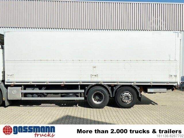 LKW mit Kofferaufbau Boese Getränkekoffer mit Schwenkbordwänden,