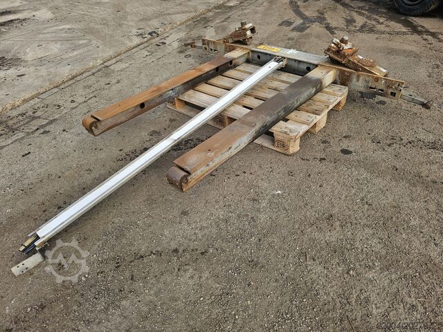 2006 VAN HOOL FRONT SLIDING CONTAINER CHASSIS PART. VAN HOOL FRONT SLIDING CONTAINER CHASSIS PART.